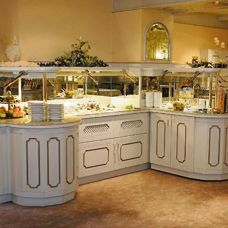 Готель Garni Fuerst Von Waldeck 3*